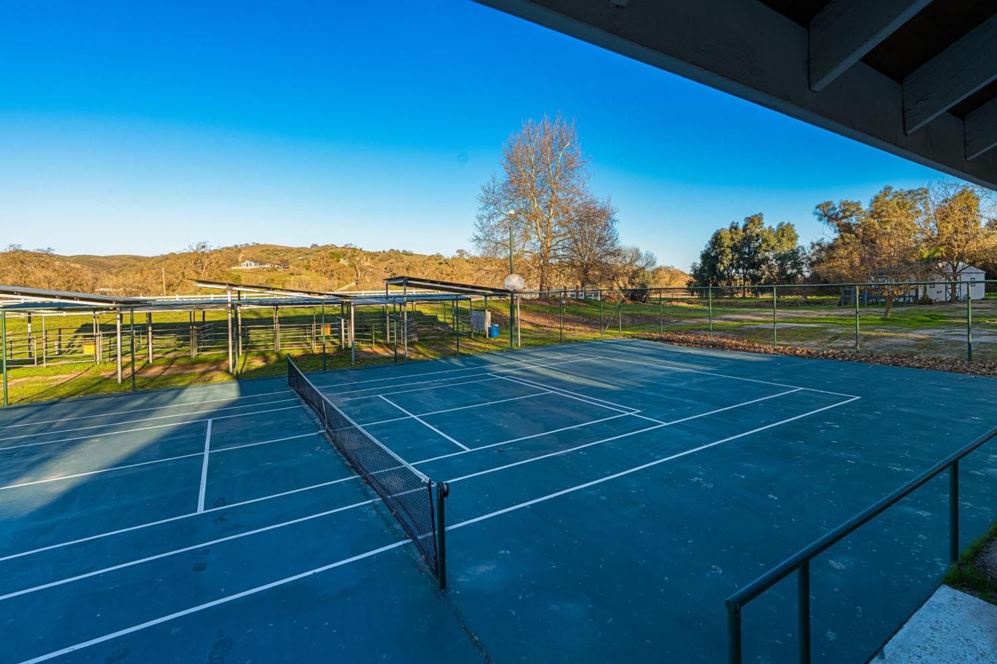 Victorian Manor In Paso Robles Wine Country Pool Hot Tub Firepit Tennis Court Sleeps 28 Eksteriør bilde
