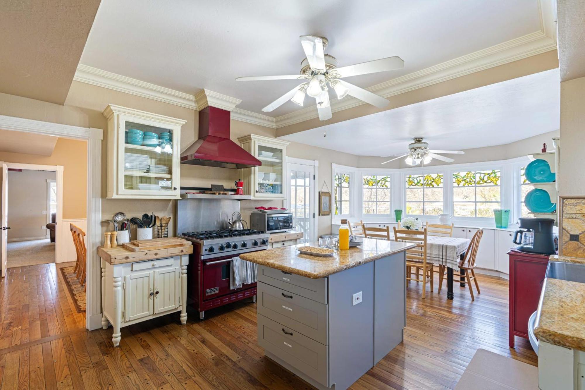 Victorian Manor In Paso Robles Wine Country Pool Hot Tub Firepit Tennis Court Sleeps 28 Eksteriør bilde